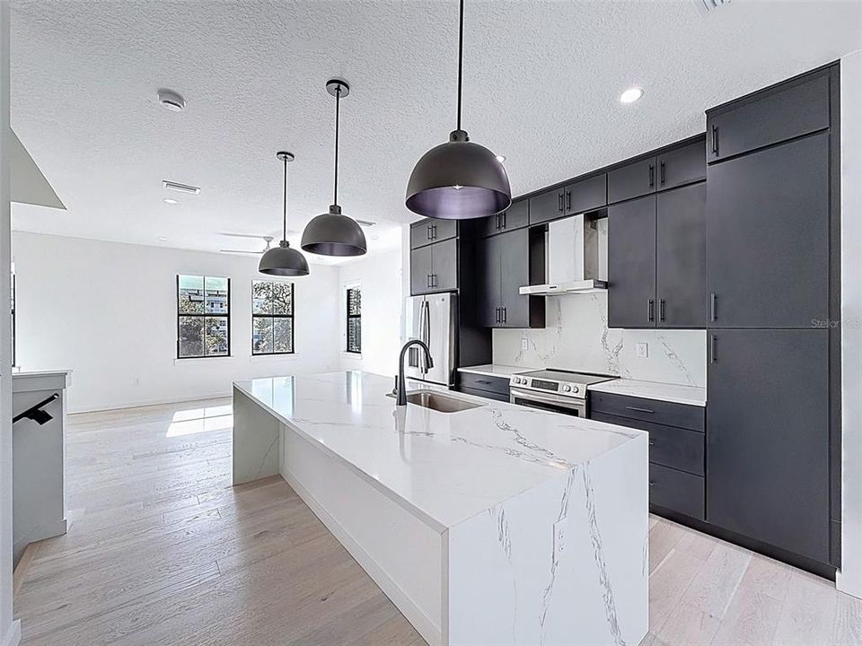 В аренду: $5,000 (3 спален, 3 ванн, 2104 Квадратных фут)