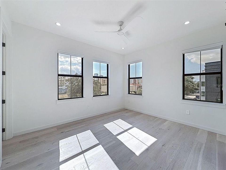 В аренду: $5,000 (3 спален, 3 ванн, 2104 Квадратных фут)