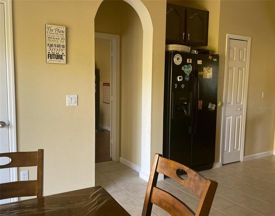 В аренду: $2,450 (4 спален, 2 ванн, 1775 Квадратных фут)