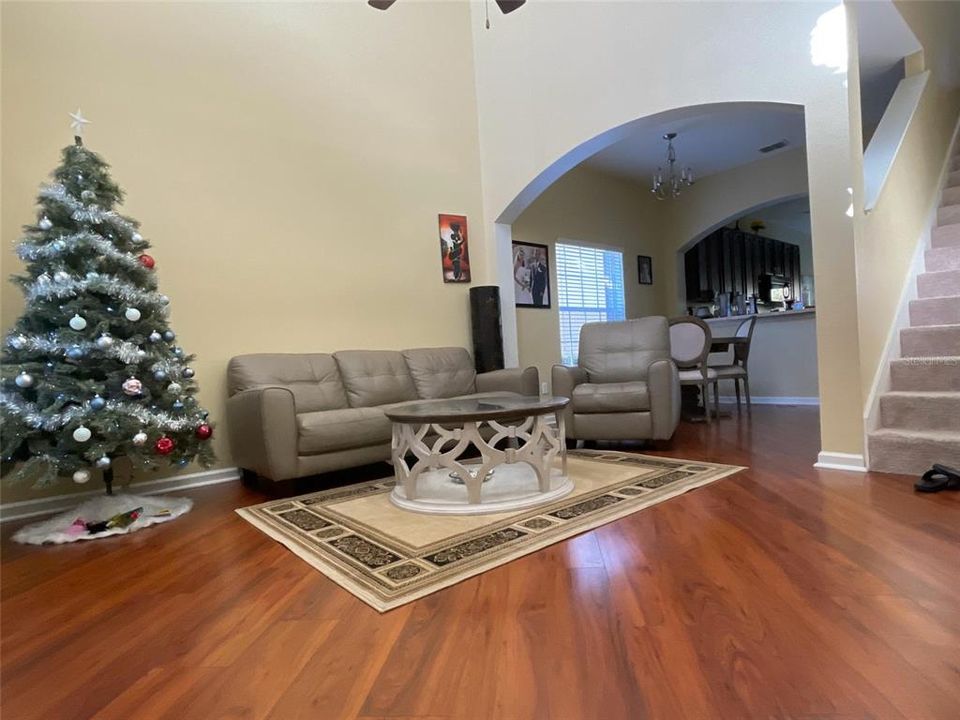 В аренду: $2,450 (4 спален, 2 ванн, 1775 Квадратных фут)