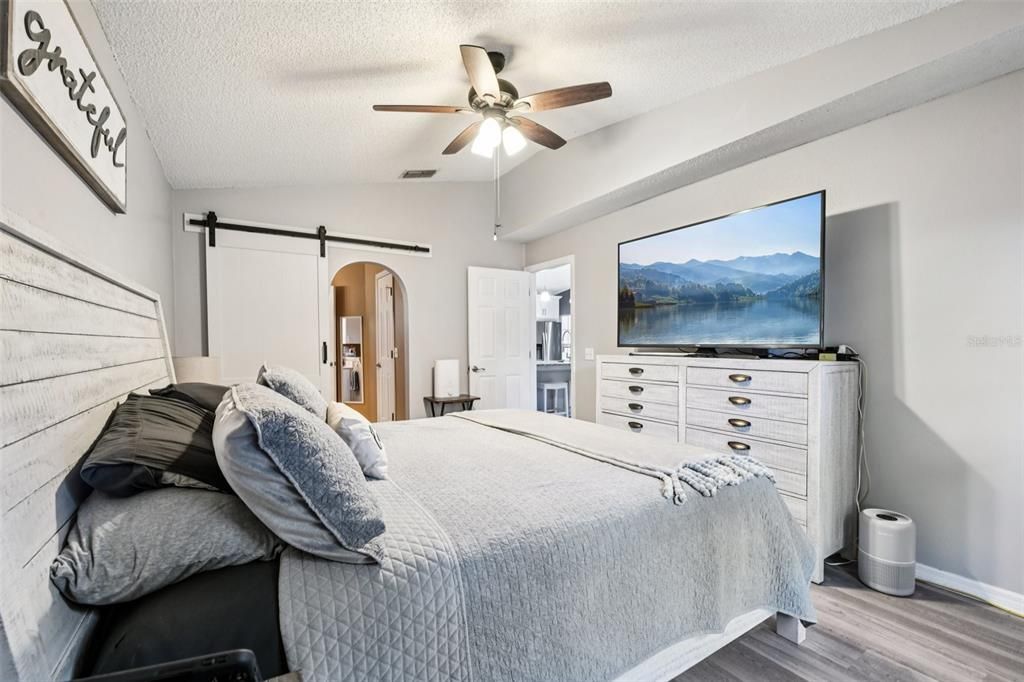 For Sale: $379,900 (3 beds, 2 baths, 1268 Square Feet)