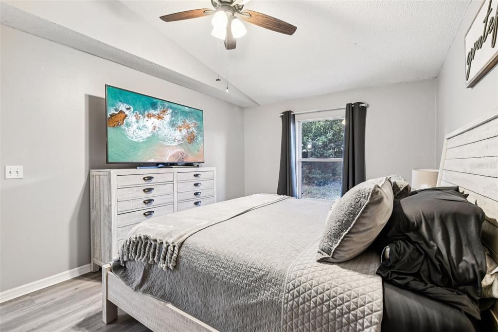 For Sale: $379,900 (3 beds, 2 baths, 1268 Square Feet)