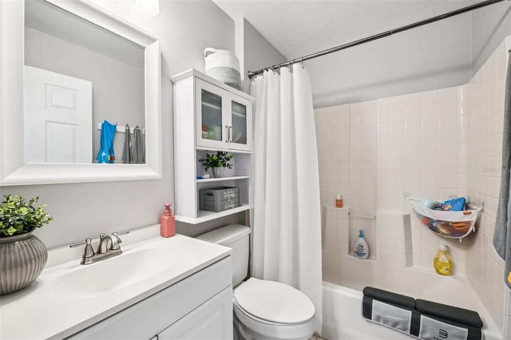 For Sale: $379,900 (3 beds, 2 baths, 1268 Square Feet)