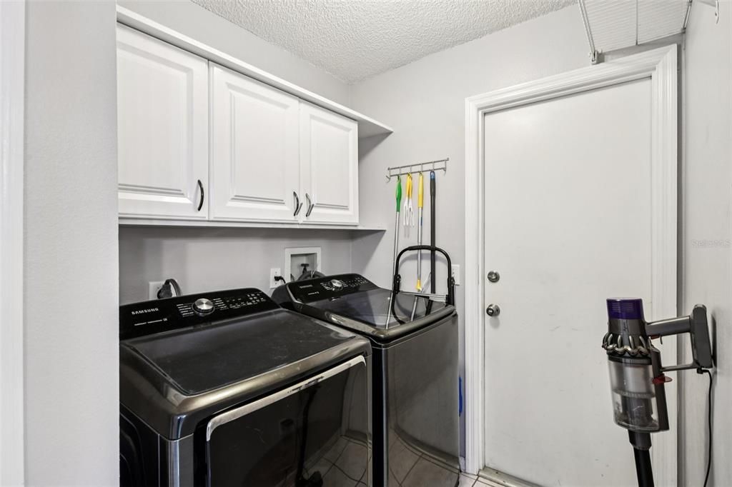 For Sale: $379,900 (3 beds, 2 baths, 1268 Square Feet)