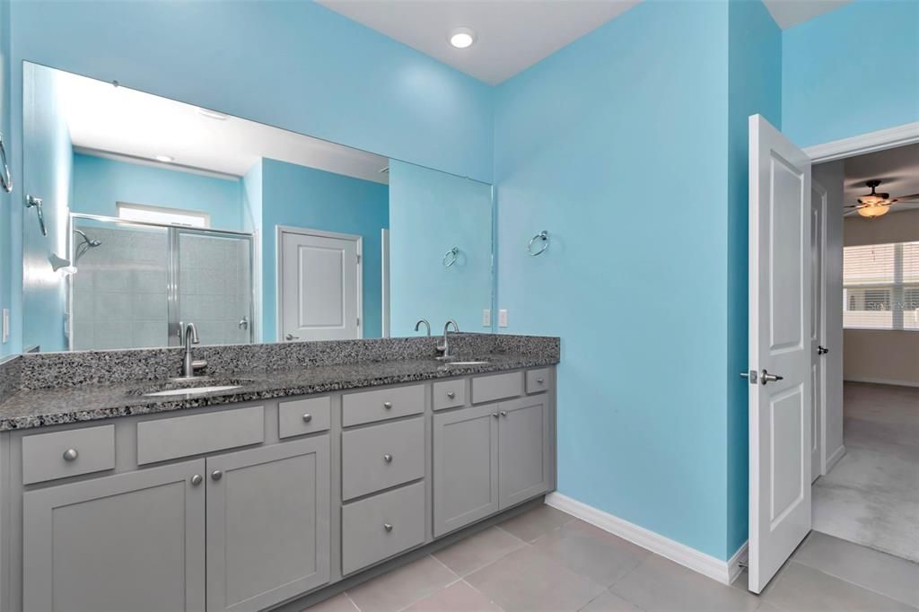 For Sale: $345,000 (4 beds, 2 baths, 2039 Square Feet)