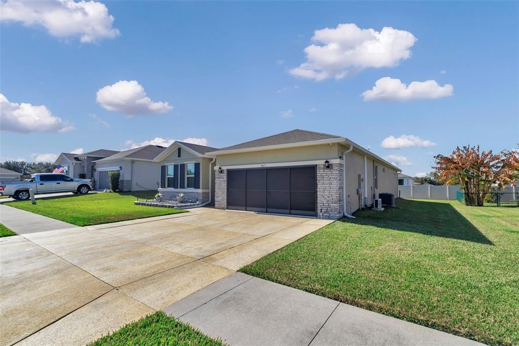 For Sale: $345,000 (4 beds, 2 baths, 2039 Square Feet)