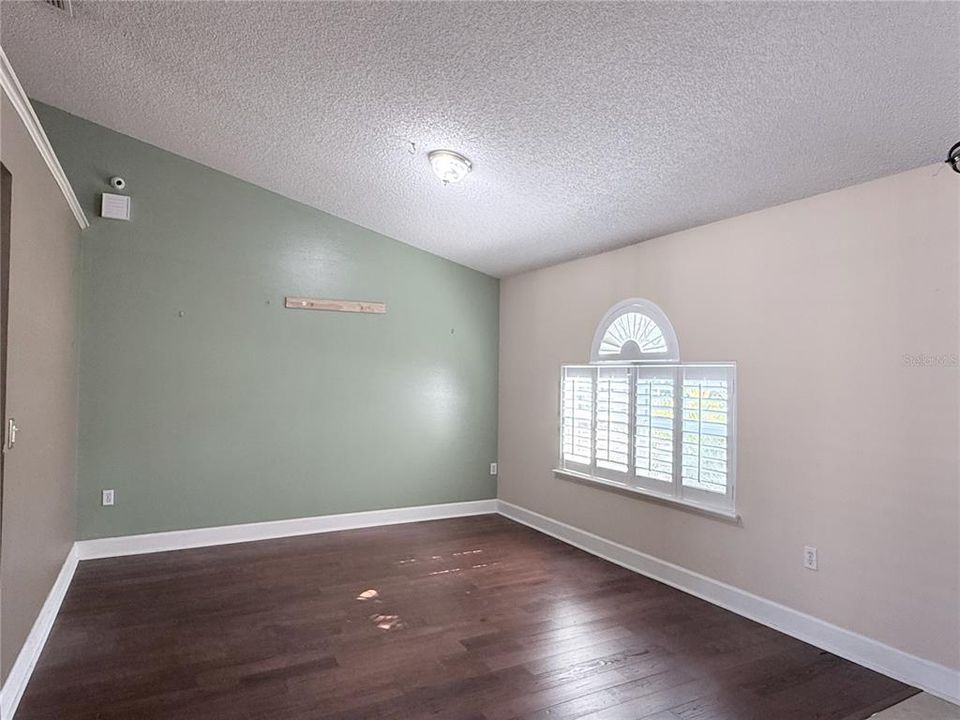 For Sale: $309,000 (4 beds, 2 baths, 2255 Square Feet)