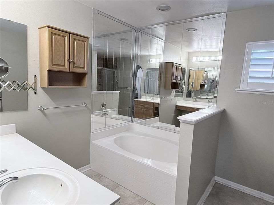 For Sale: $309,000 (4 beds, 2 baths, 2255 Square Feet)