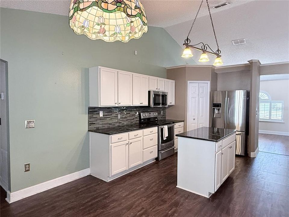 For Sale: $309,000 (4 beds, 2 baths, 2255 Square Feet)