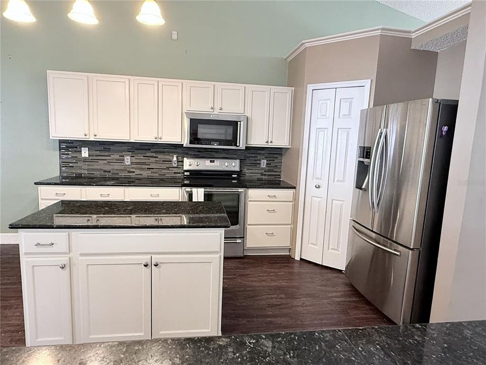 For Sale: $309,000 (4 beds, 2 baths, 2255 Square Feet)