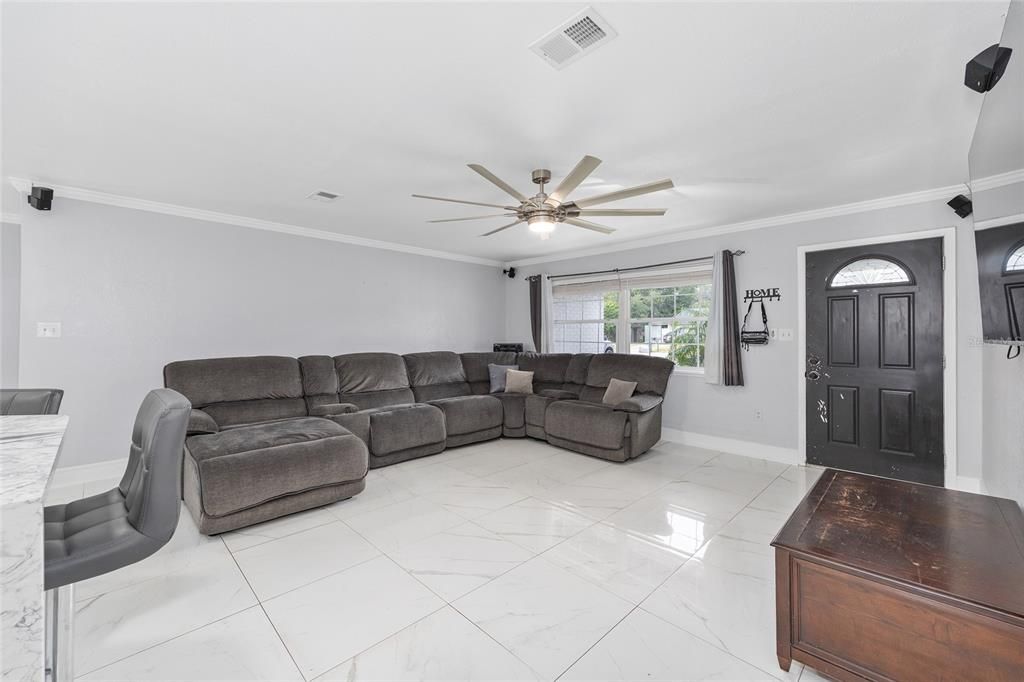 For Sale: $310,000 (4 beds, 2 baths, 1679 Square Feet)