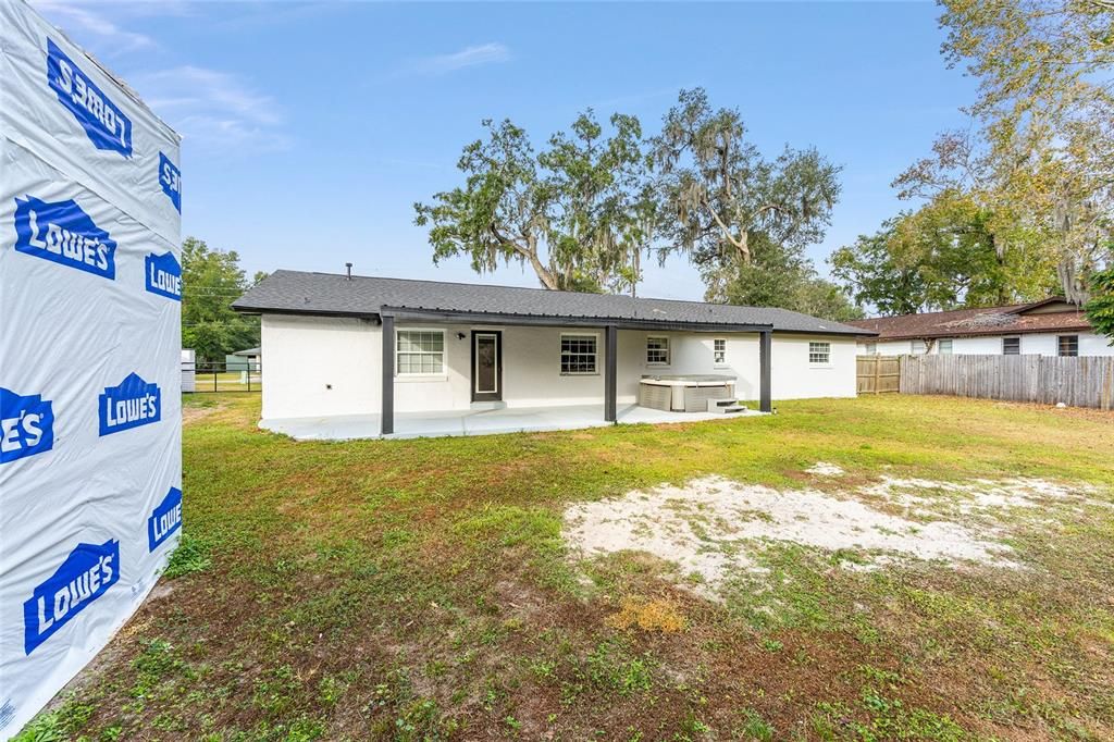 For Sale: $310,000 (4 beds, 2 baths, 1679 Square Feet)