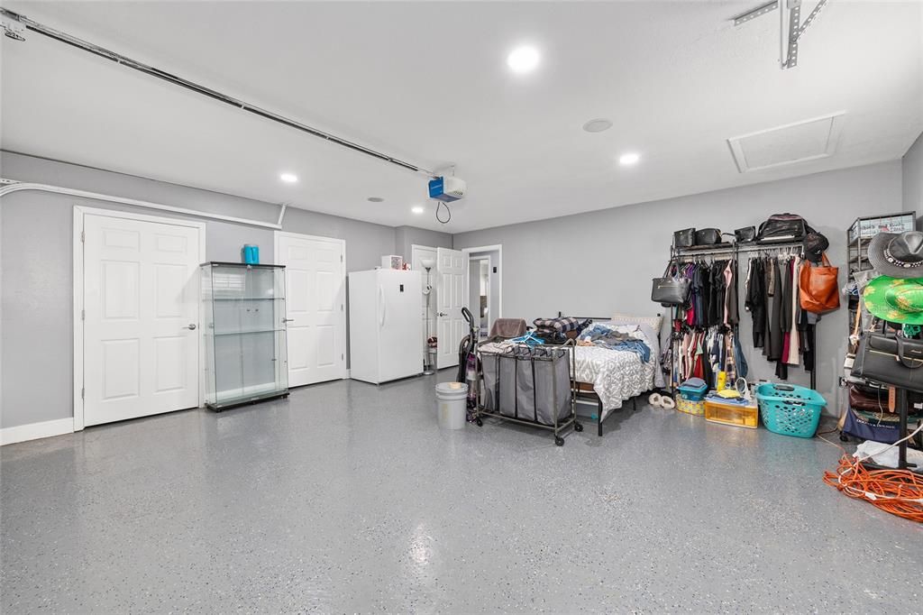 For Sale: $310,000 (4 beds, 2 baths, 1679 Square Feet)