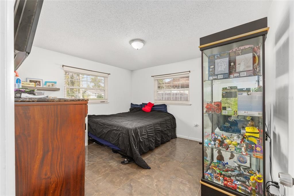 For Sale: $310,000 (4 beds, 2 baths, 1679 Square Feet)