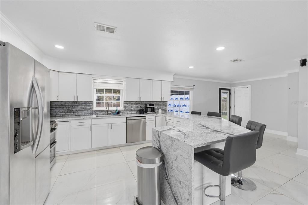 For Sale: $310,000 (4 beds, 2 baths, 1679 Square Feet)