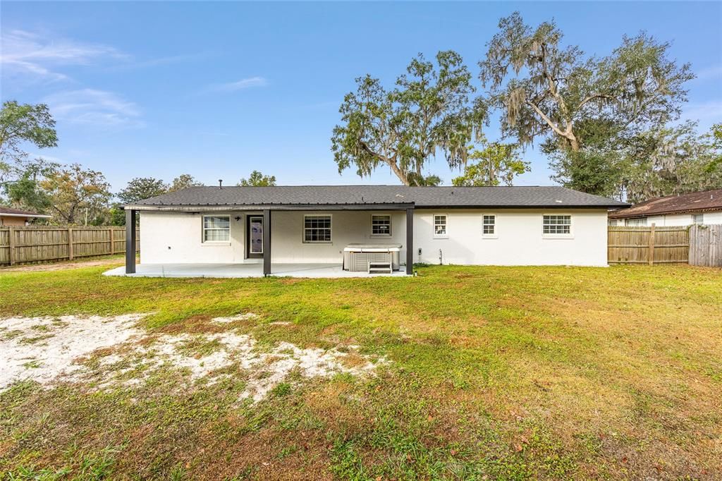 For Sale: $310,000 (4 beds, 2 baths, 1679 Square Feet)