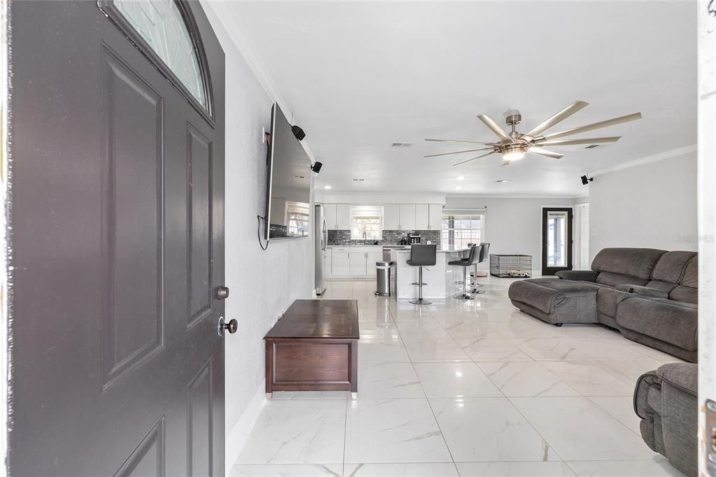 For Sale: $310,000 (4 beds, 2 baths, 1679 Square Feet)