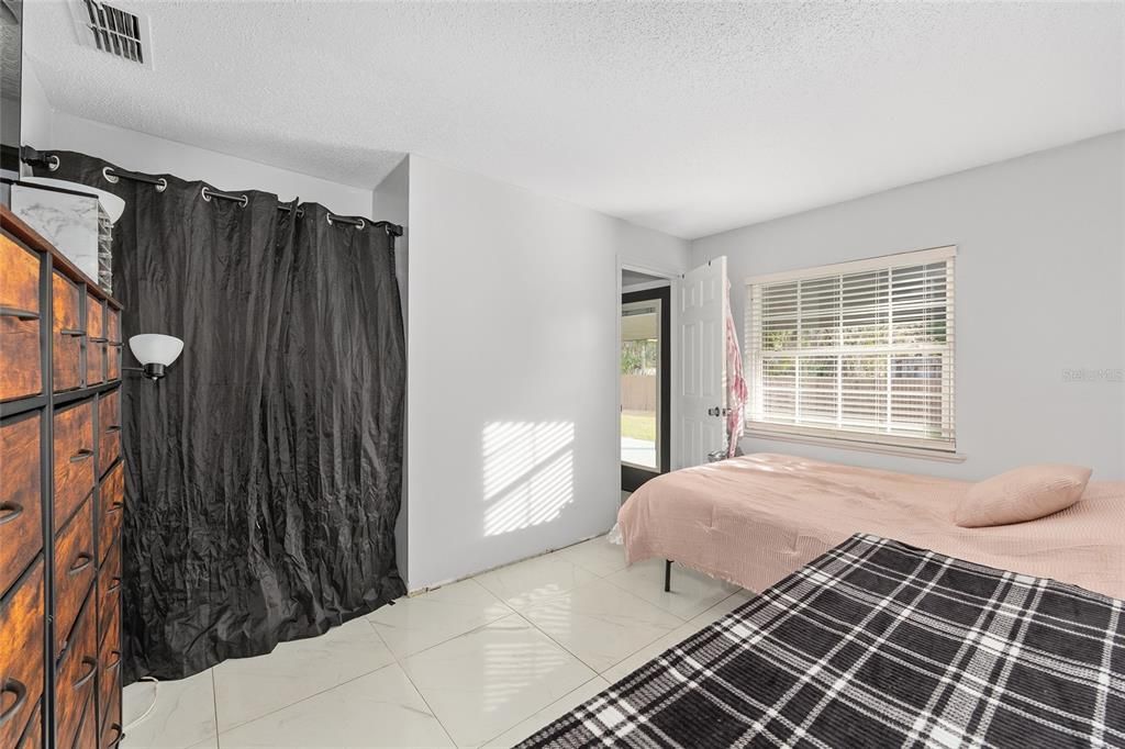 For Sale: $310,000 (4 beds, 2 baths, 1679 Square Feet)