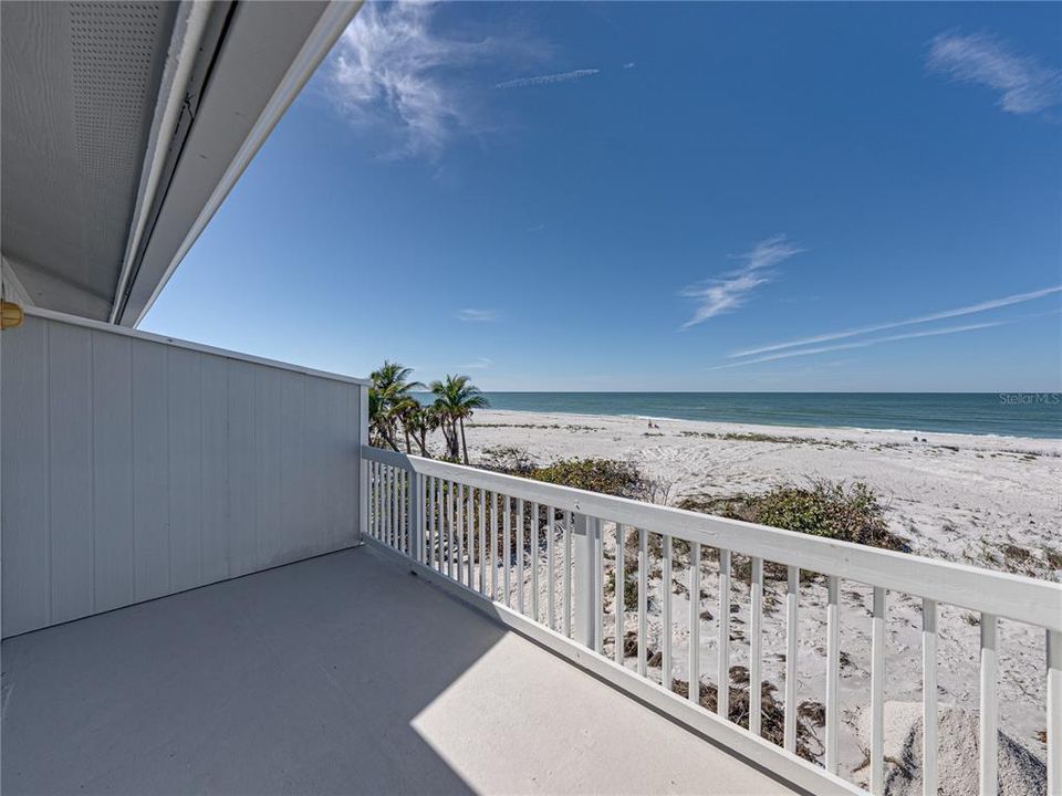 待售: $2,450,000 (2 贝兹, 2 浴室, 1328 平方英尺)