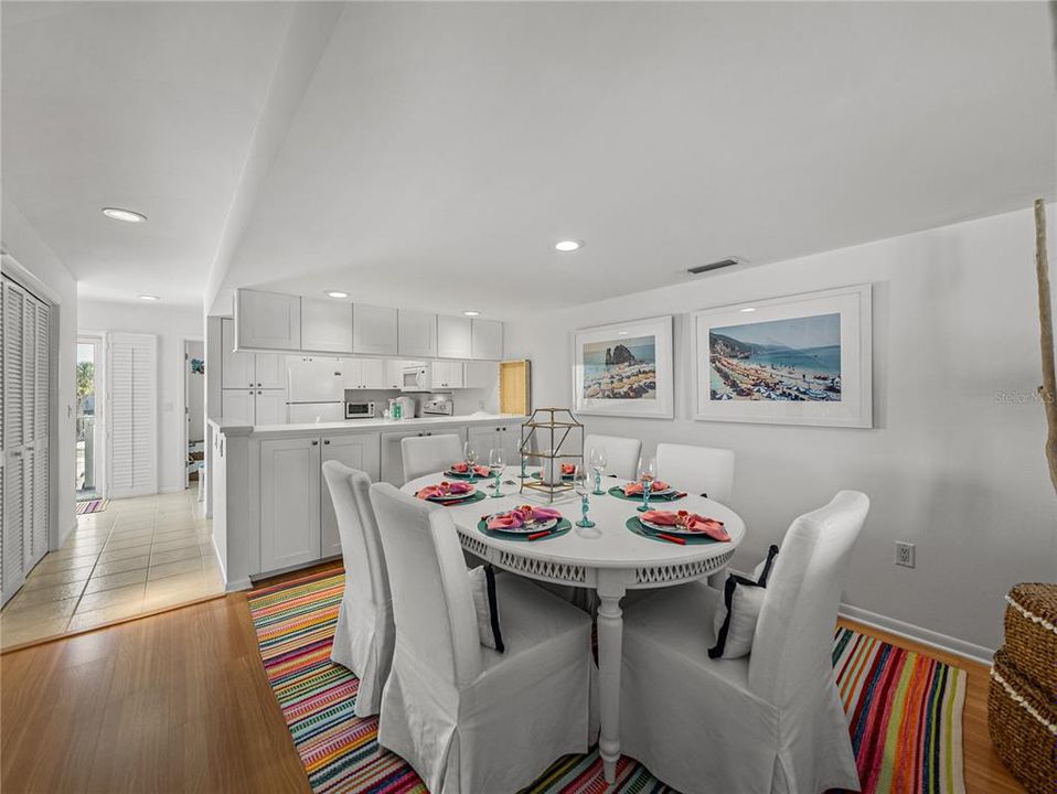 待售: $2,450,000 (2 贝兹, 2 浴室, 1328 平方英尺)