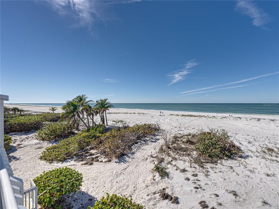 待售: $2,450,000 (2 贝兹, 2 浴室, 1328 平方英尺)