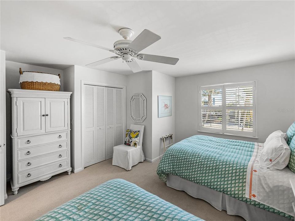 待售: $2,450,000 (2 贝兹, 2 浴室, 1328 平方英尺)