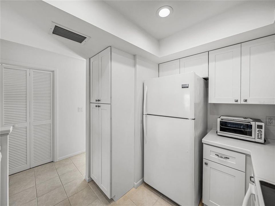 待售: $2,450,000 (2 贝兹, 2 浴室, 1328 平方英尺)