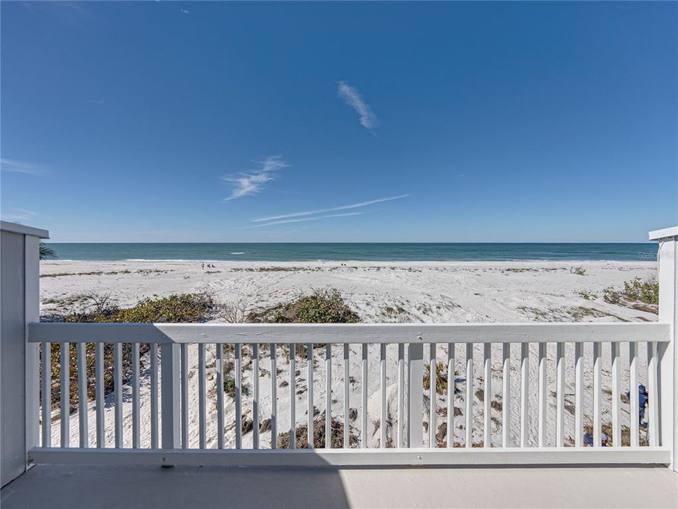 待售: $2,450,000 (2 贝兹, 2 浴室, 1328 平方英尺)