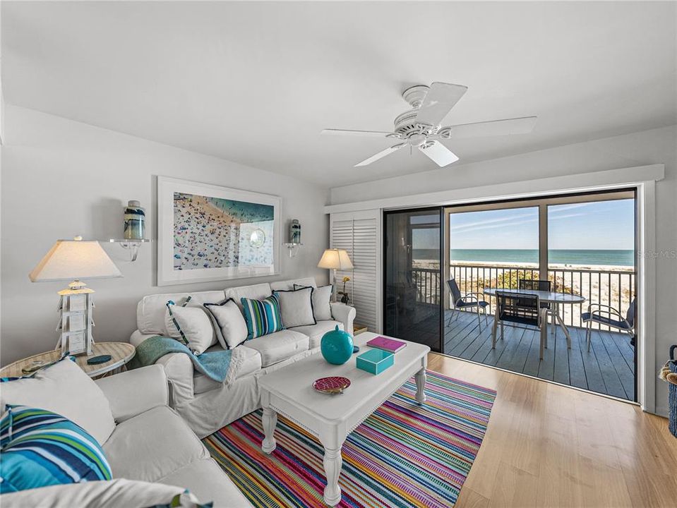 待售: $2,450,000 (2 贝兹, 2 浴室, 1328 平方英尺)