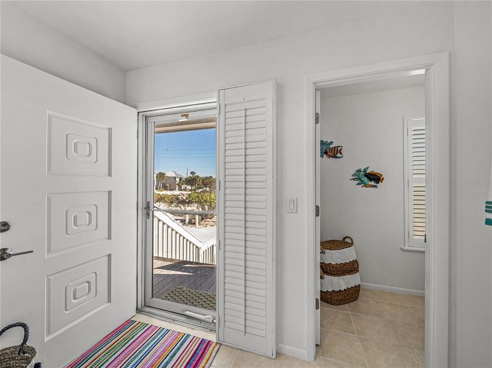 待售: $2,450,000 (2 贝兹, 2 浴室, 1328 平方英尺)