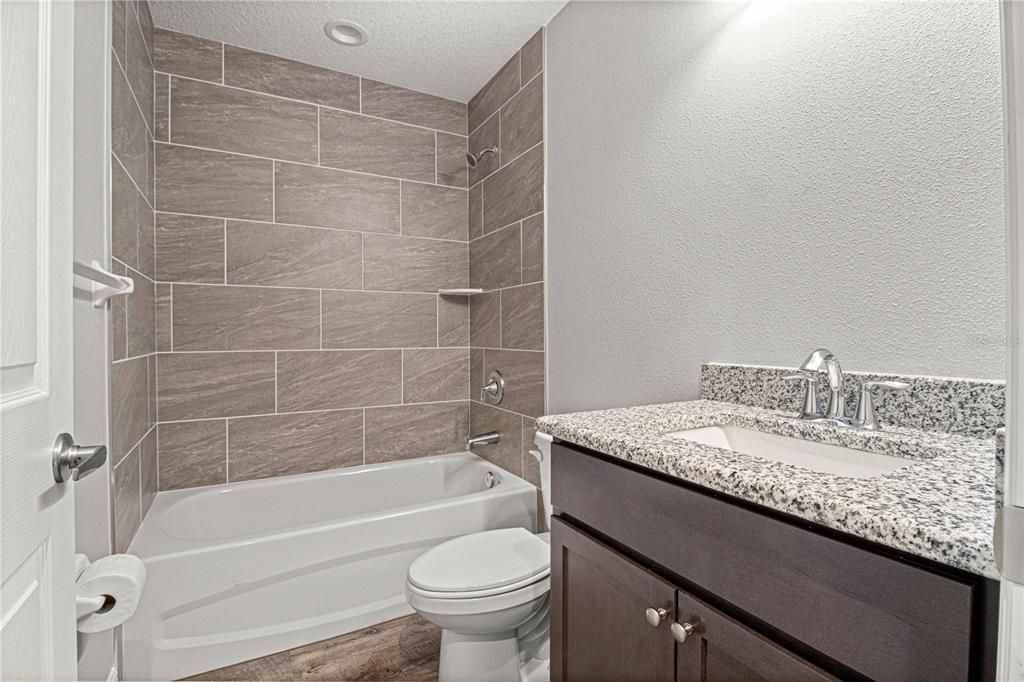 For Sale: $339,900 (3 beds, 2 baths, 1703 Square Feet)