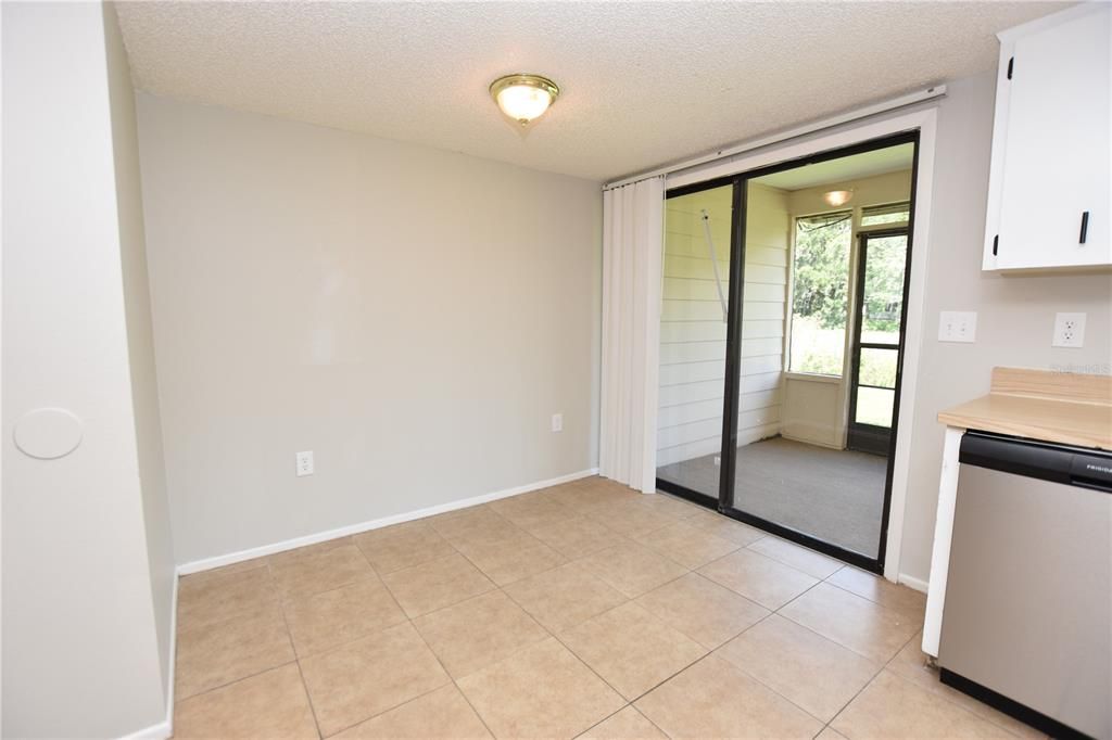 В аренду: $1,315 (2 спален, 1 ванн, 992 Квадратных фут)