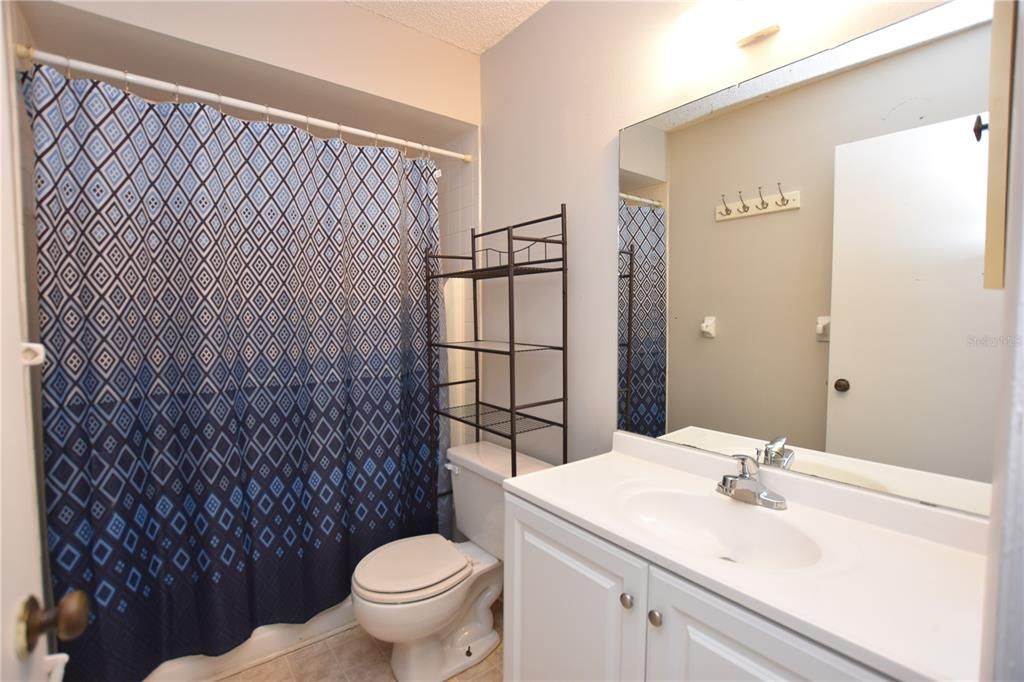 В аренду: $1,315 (2 спален, 1 ванн, 992 Квадратных фут)