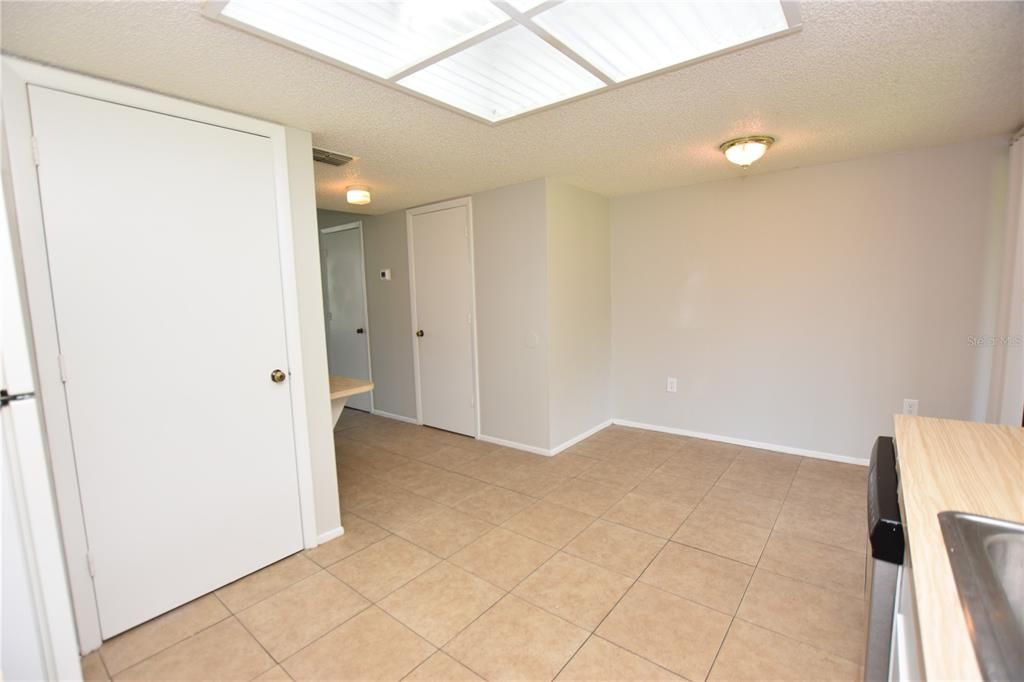 В аренду: $1,315 (2 спален, 1 ванн, 992 Квадратных фут)