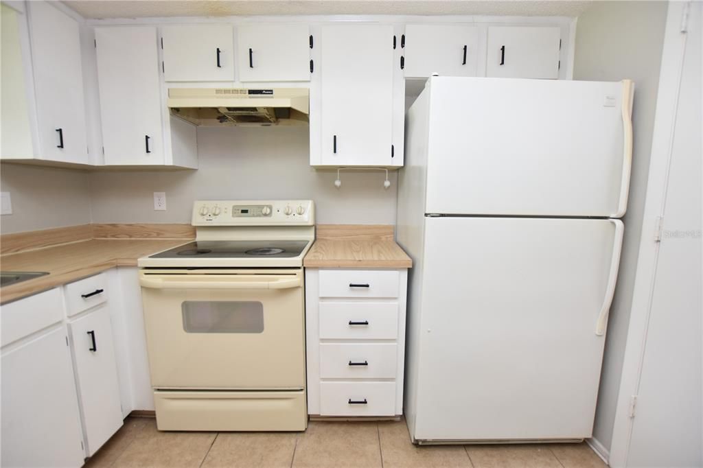 В аренду: $1,315 (2 спален, 1 ванн, 992 Квадратных фут)