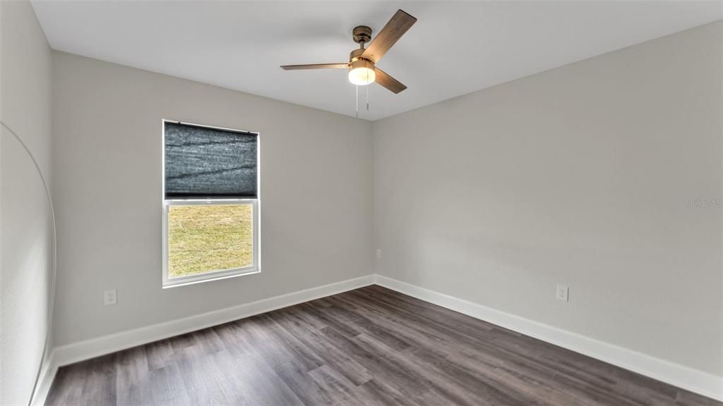 En Venta: $379,900 (4 camas, 2 baños, 1944 Pies cuadrados)