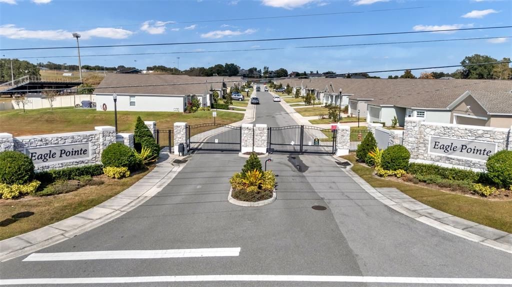 En Venta: $379,900 (4 camas, 2 baños, 1944 Pies cuadrados)