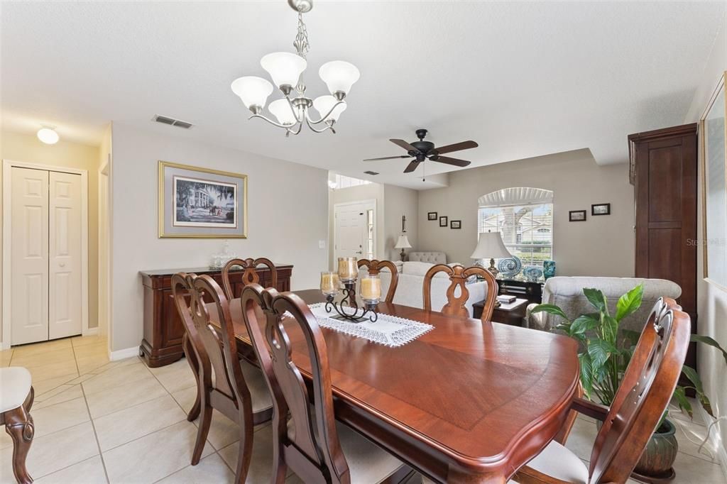 На продажу: $490,000 (4 спален, 2 ванн, 1965 Квадратных фут)