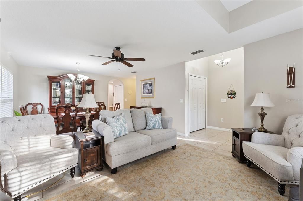 На продажу: $490,000 (4 спален, 2 ванн, 1965 Квадратных фут)