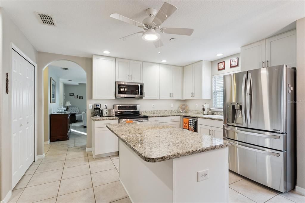 На продажу: $490,000 (4 спален, 2 ванн, 1965 Квадратных фут)