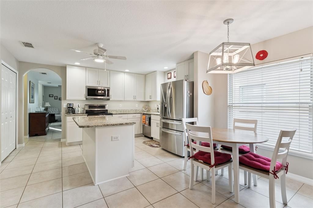 На продажу: $490,000 (4 спален, 2 ванн, 1965 Квадратных фут)