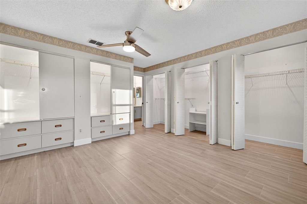 На продажу: $249,900 (2 спален, 2 ванн, 1878 Квадратных фут)