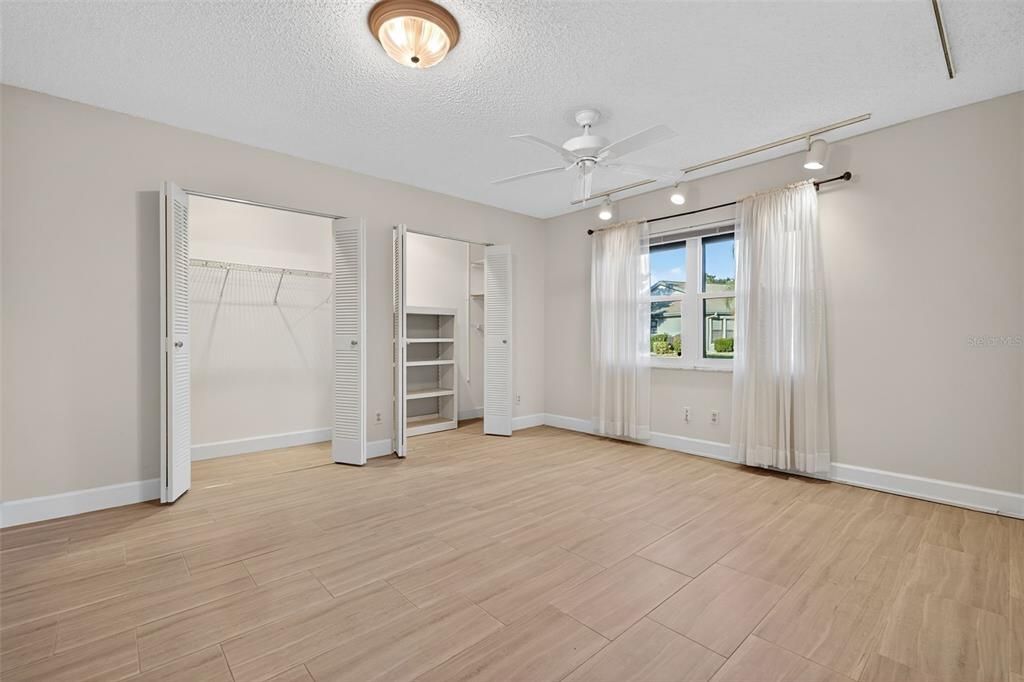 На продажу: $249,900 (2 спален, 2 ванн, 1878 Квадратных фут)