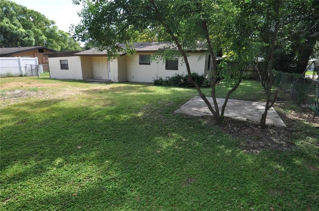 For Rent: $1,395 (3 beds, 1 baths, 912 Square Feet)