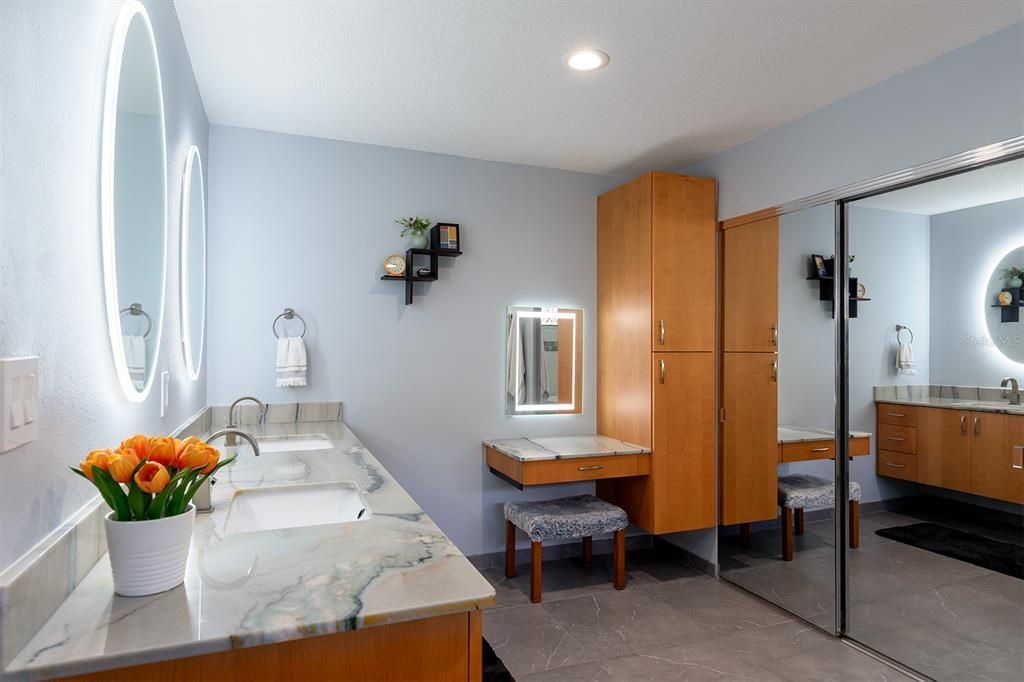 Под контрактом: $560,000 (4 спален, 2 ванн, 2202 Квадратных фут)