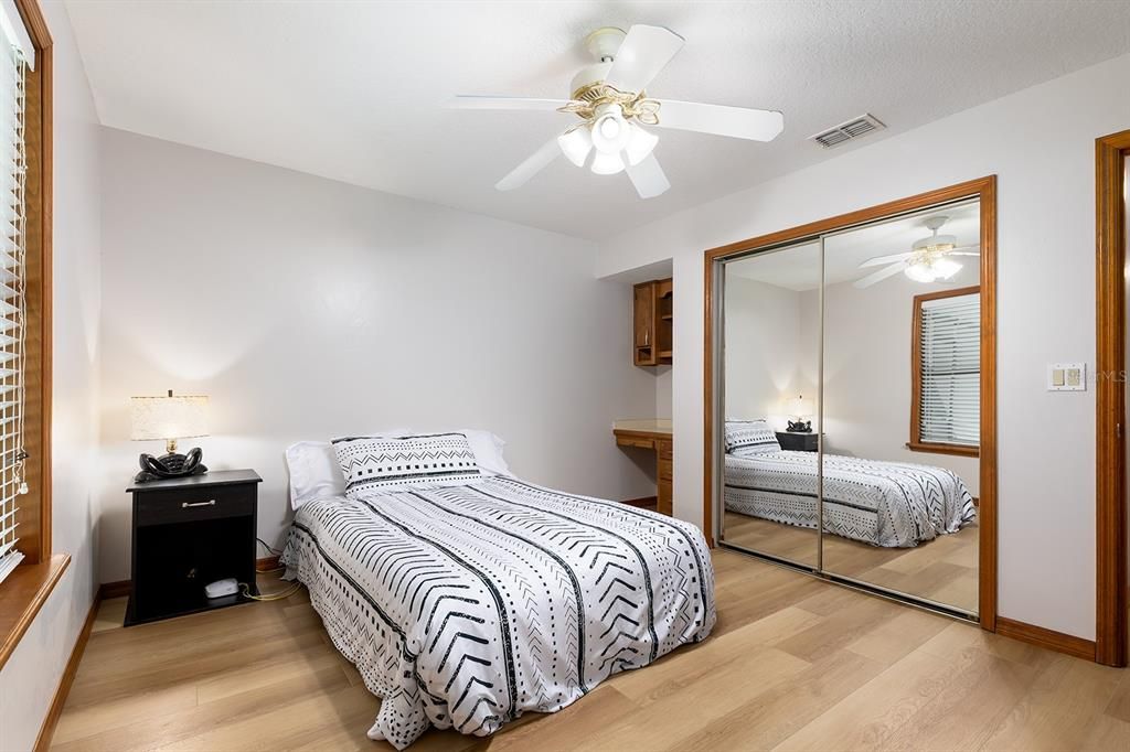 Под контрактом: $560,000 (4 спален, 2 ванн, 2202 Квадратных фут)