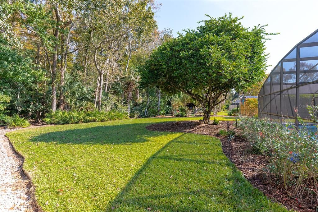 Под контрактом: $560,000 (4 спален, 2 ванн, 2202 Квадратных фут)