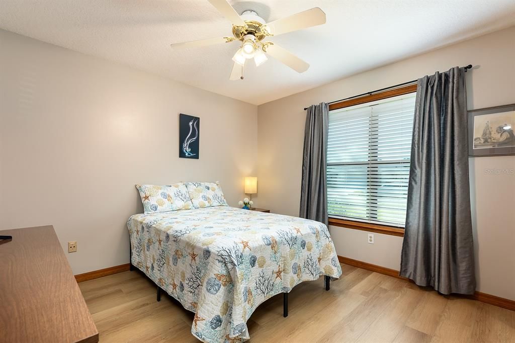 Под контрактом: $560,000 (4 спален, 2 ванн, 2202 Квадратных фут)