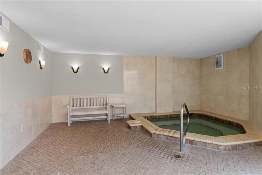 For Sale: $499,000 (2 beds, 2 baths, 1372 Square Feet)