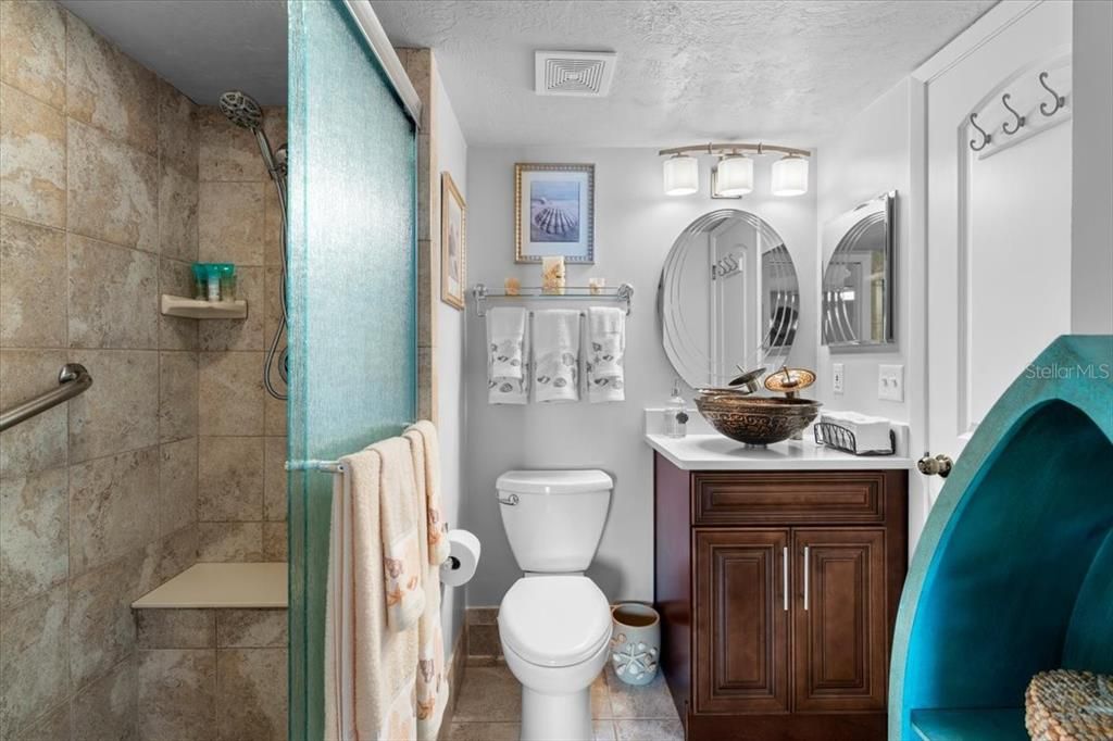 For Sale: $499,000 (2 beds, 2 baths, 1372 Square Feet)